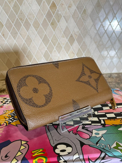 Louis Vuitton Monogram Reverse Zippy Wallet