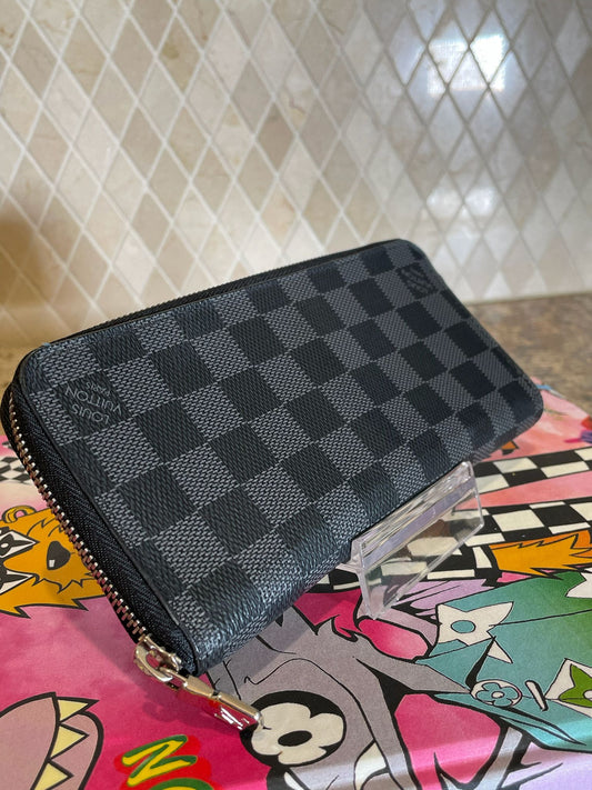 Louis Vuitton Damier Graphite Zippy Organizer