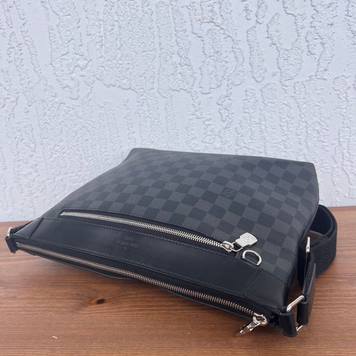 LOUIS VUITTON Damier Graphite Mick PM 1284712