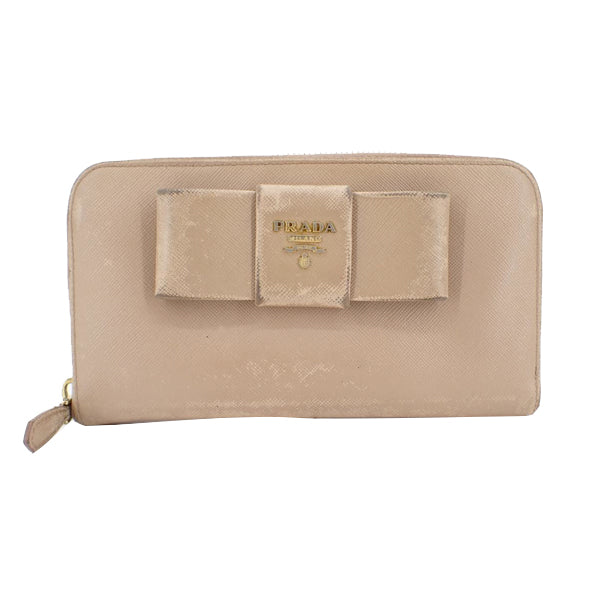 Beiger Leather Zippy Long Wallet