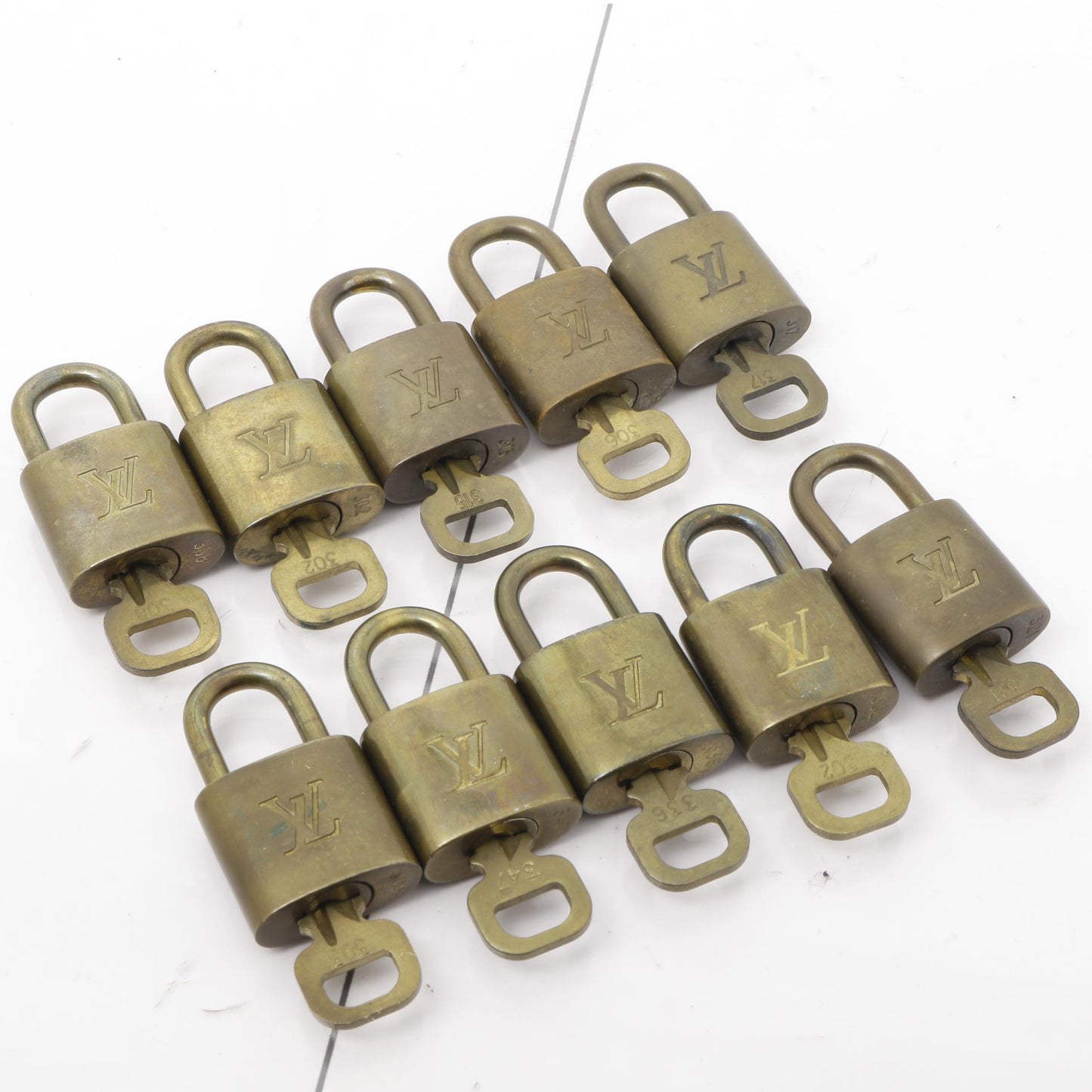 Set of 10 Lock & Keys