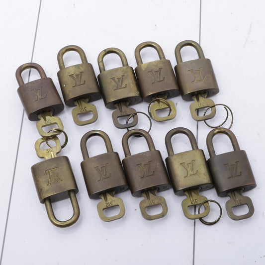 Set of 10 Lock & Keys