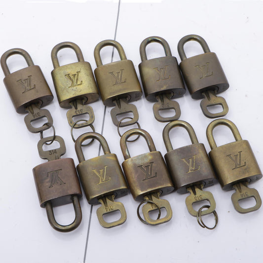 Set of 10 Lock & Keys