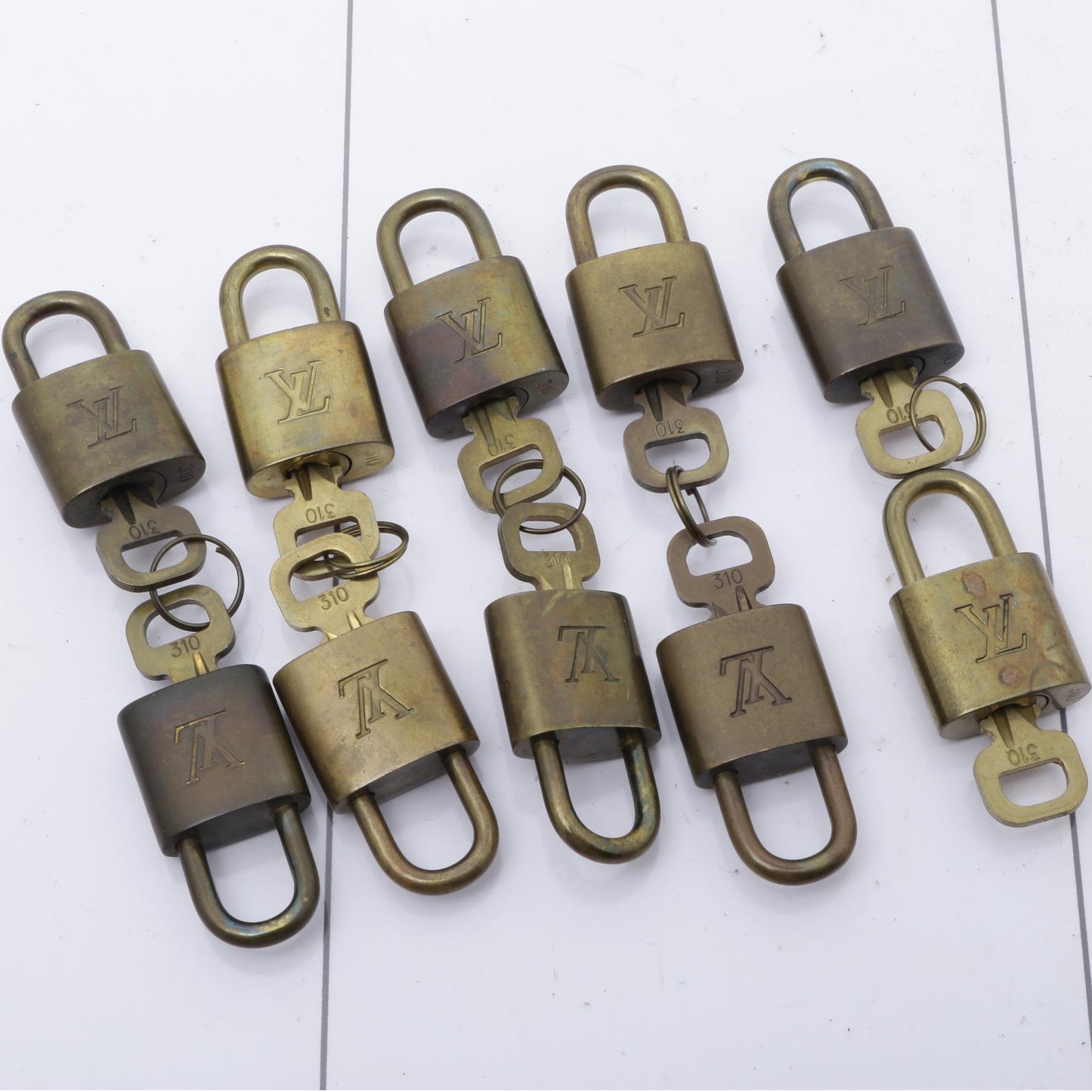 Set of 10 Lock & Keys