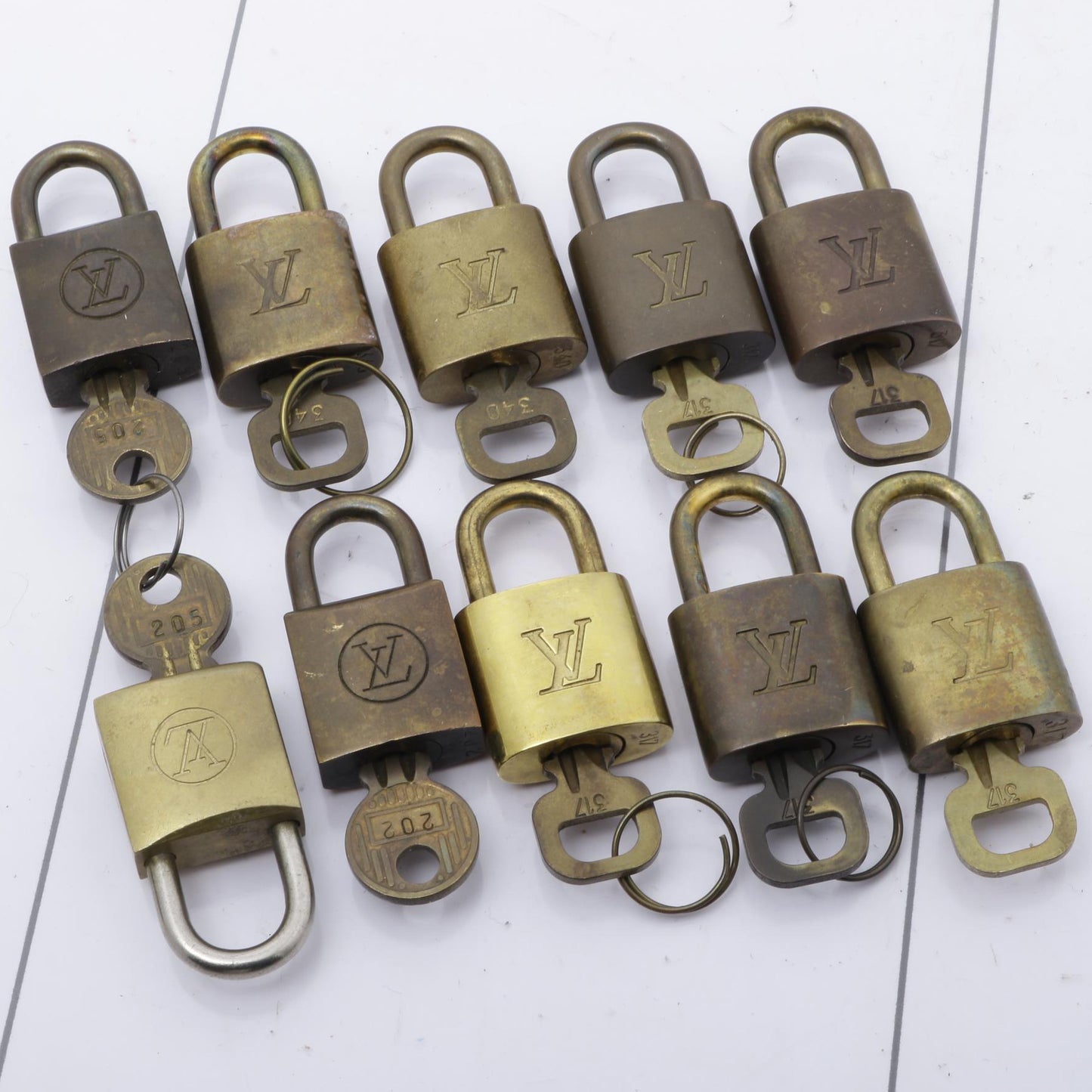 Set of 10 Lock & Keys