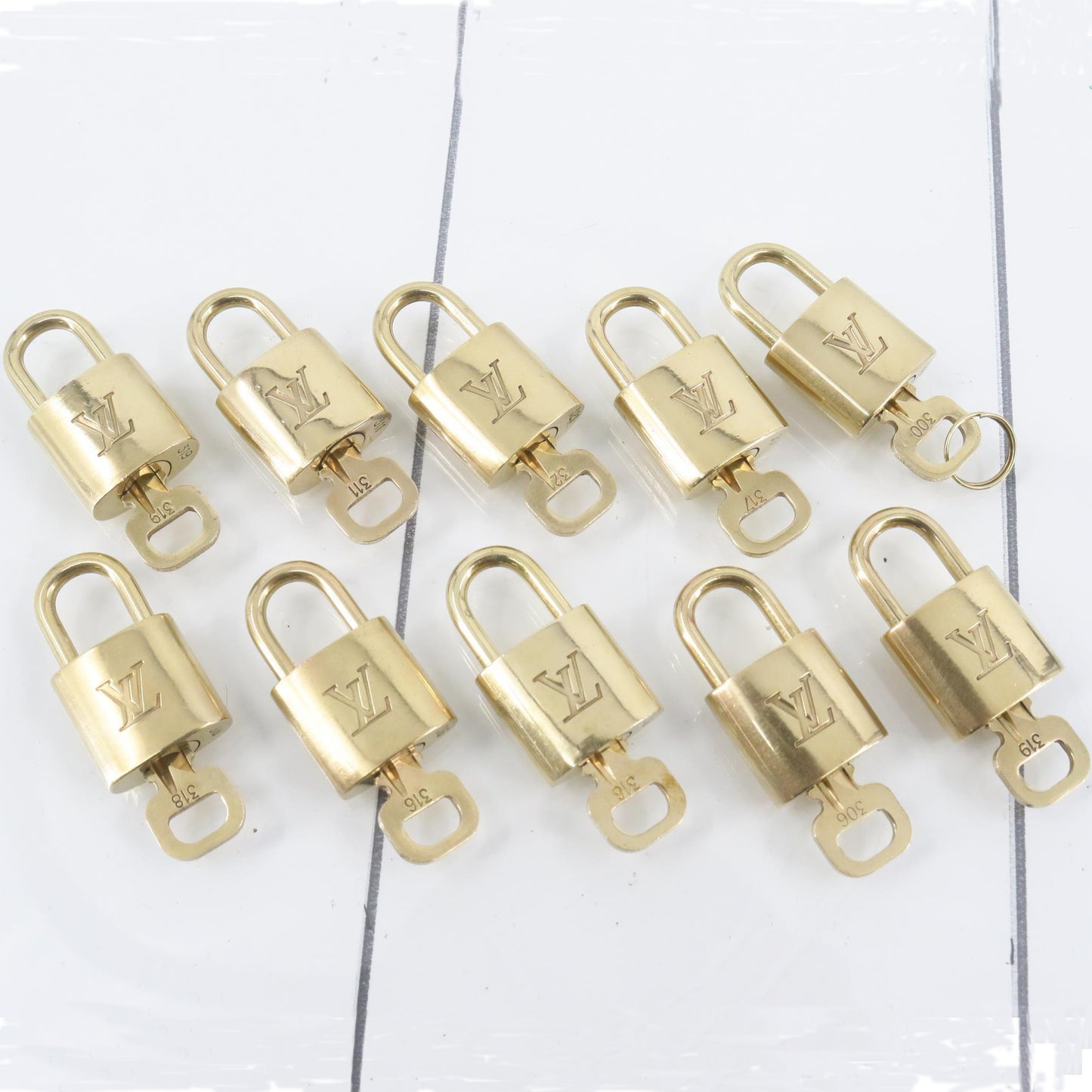 Set of 10 Lock & Keys