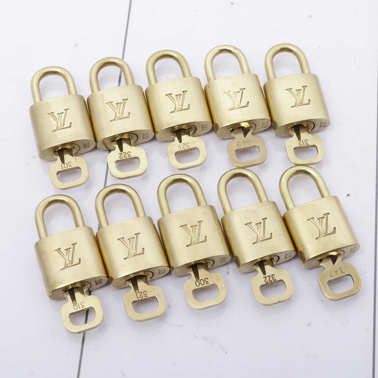 Set of 10 Lock & Keys