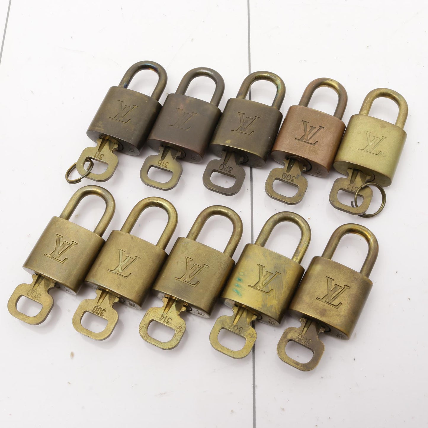 Set of 10 Lock & key