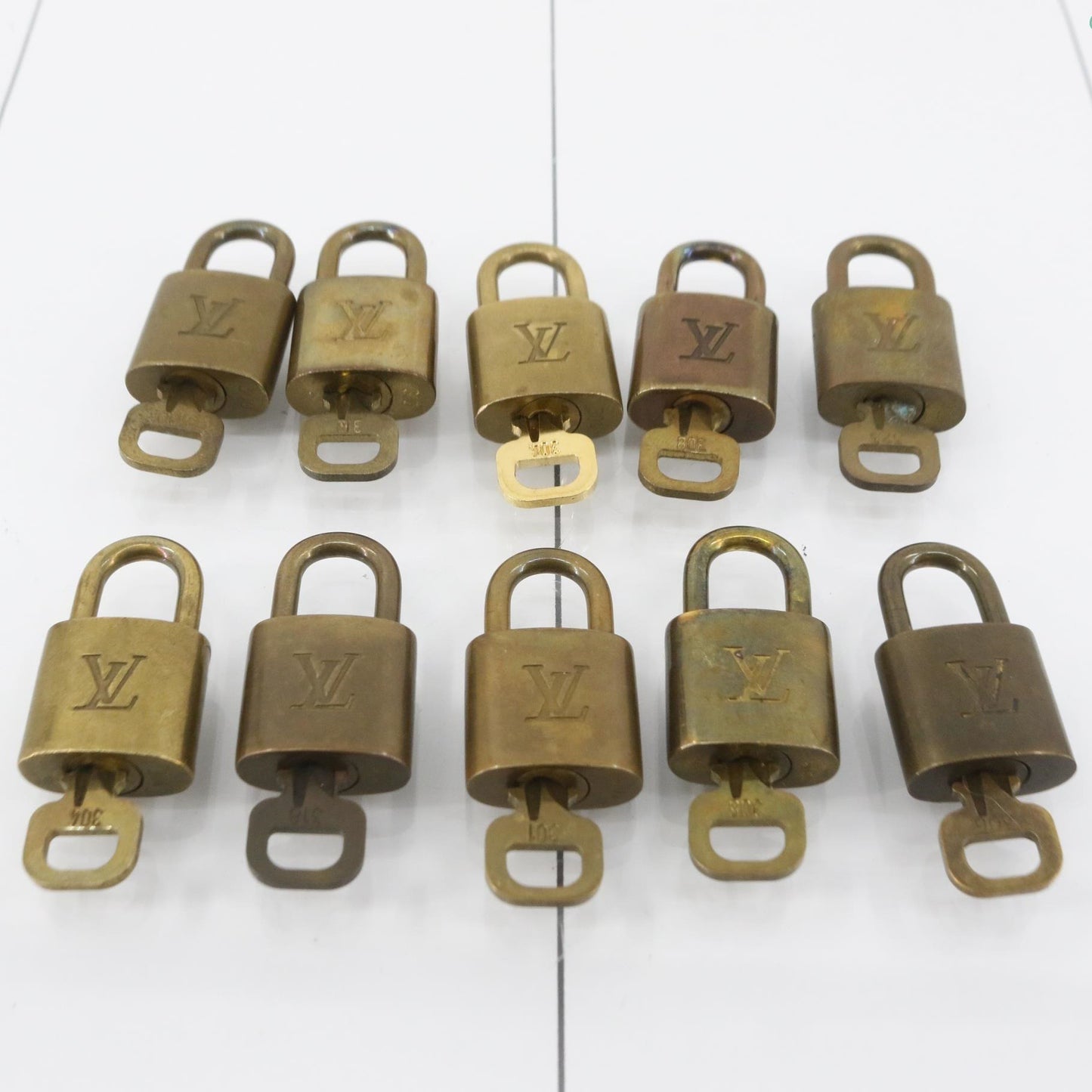 Set of 10 Lock & key