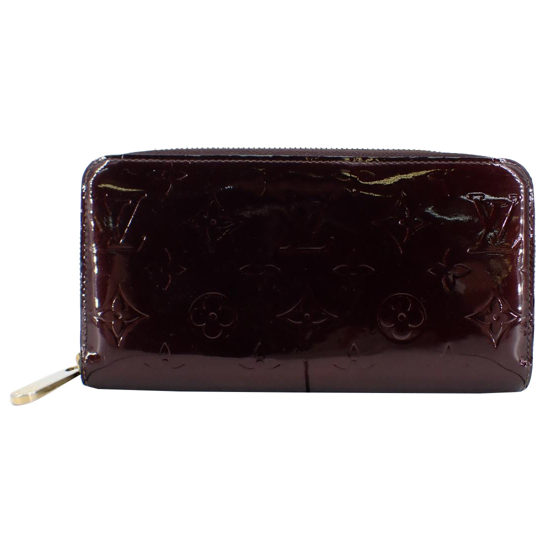 Vernis Amarante Zippy Wallet