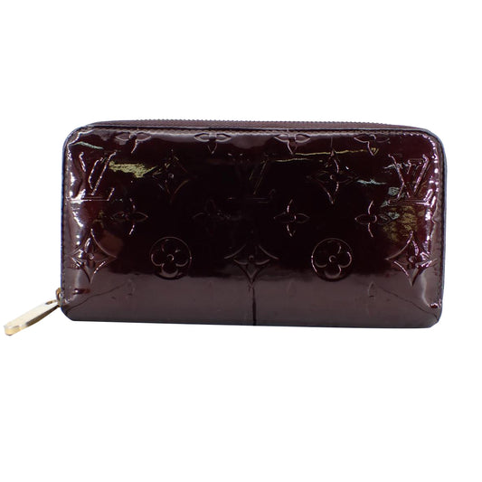 Vernis Amarante Zippy Wallet