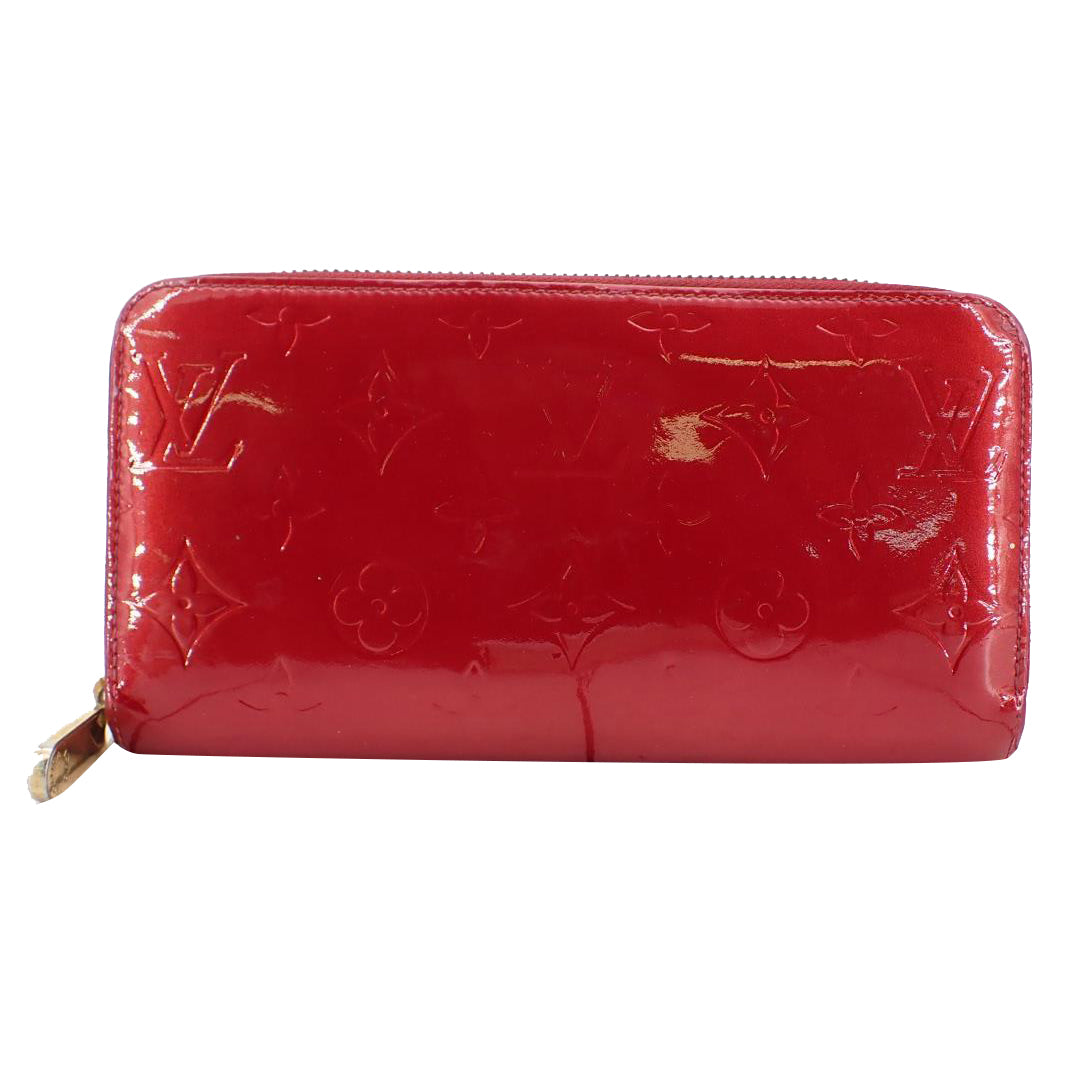 Vernis Red Zippy Wallet