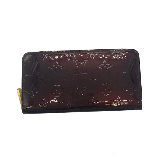 Vernis Amarante Zippy Wallet