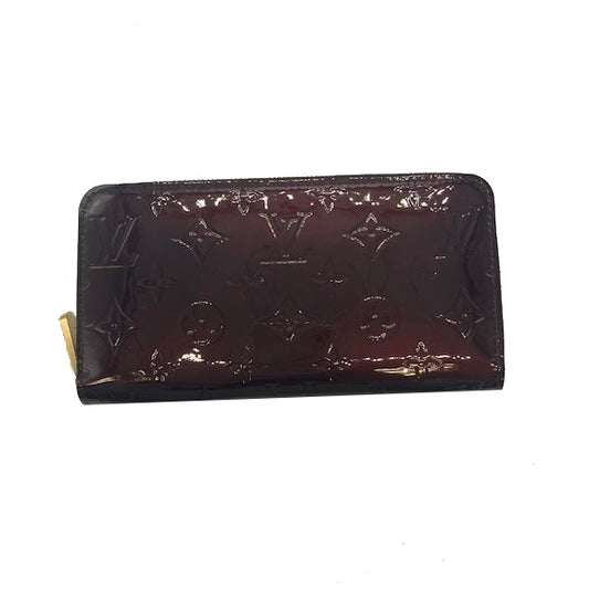 Vernis Amarante Zippy Wallet