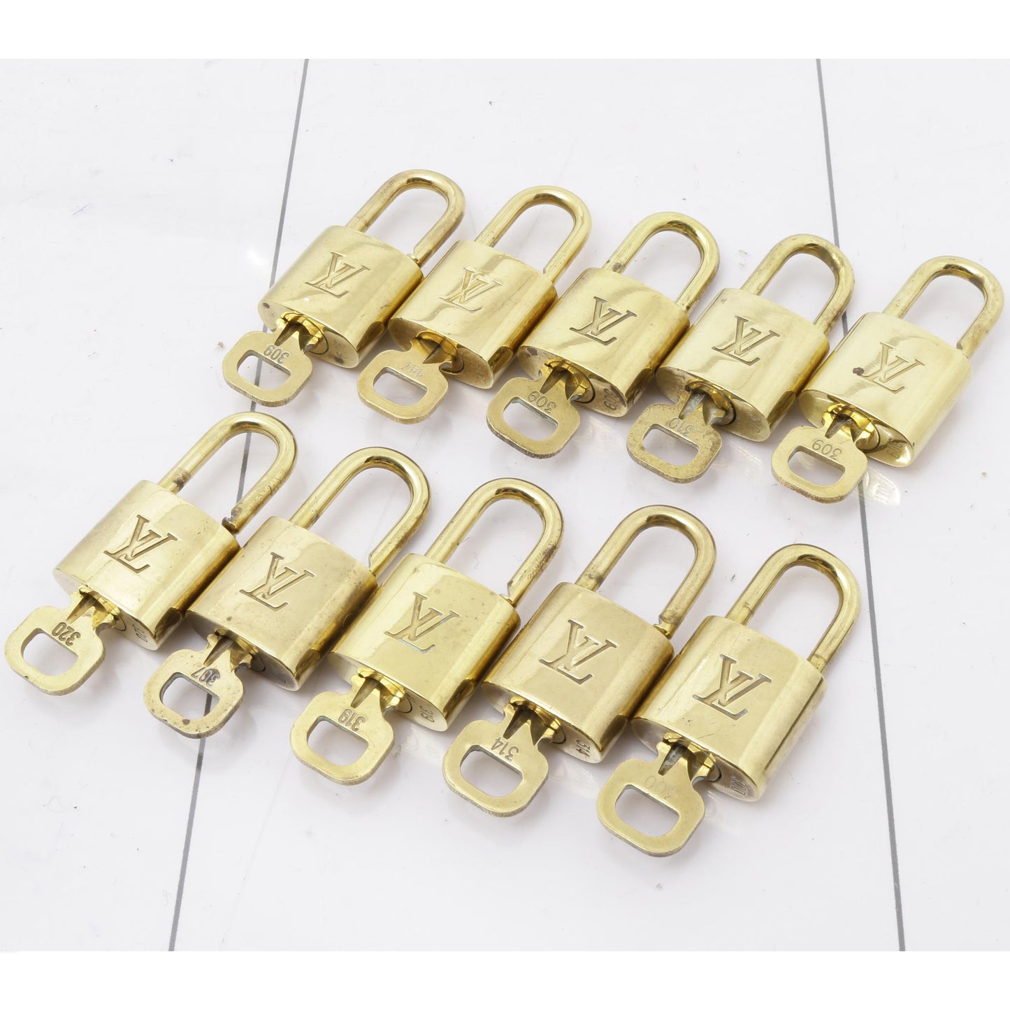 Set of 10 Lock and Keys