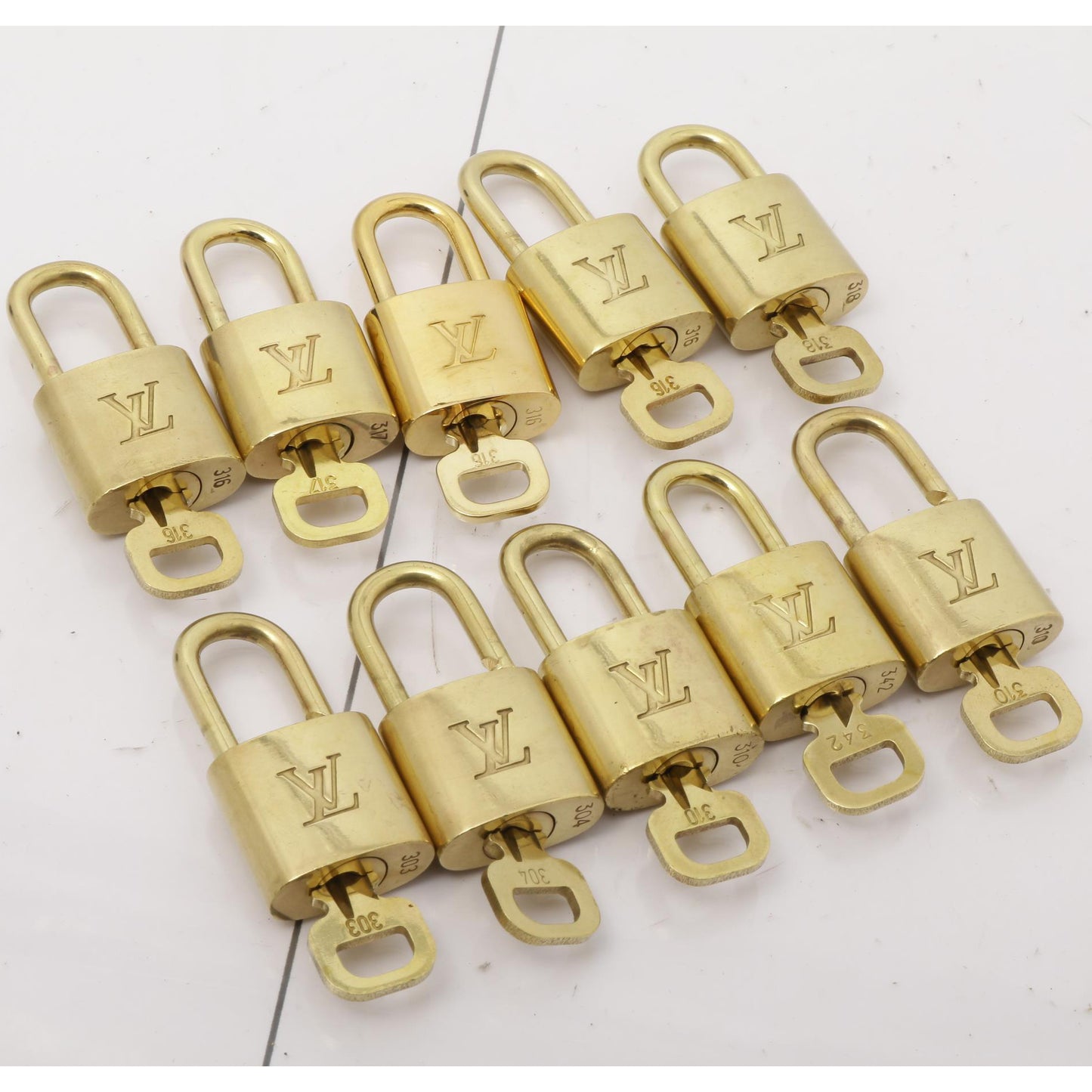 Set of 10 Lock and Keys