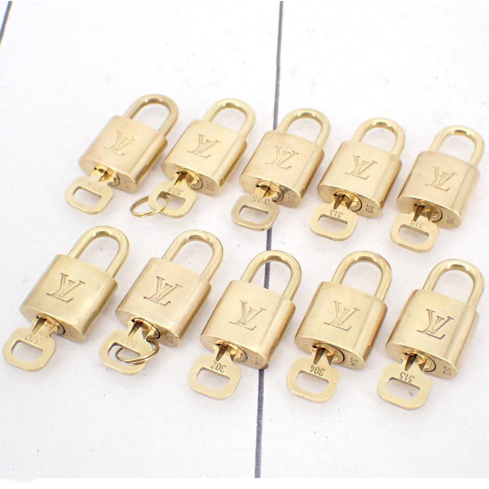 Set of 10 Lock and Keys