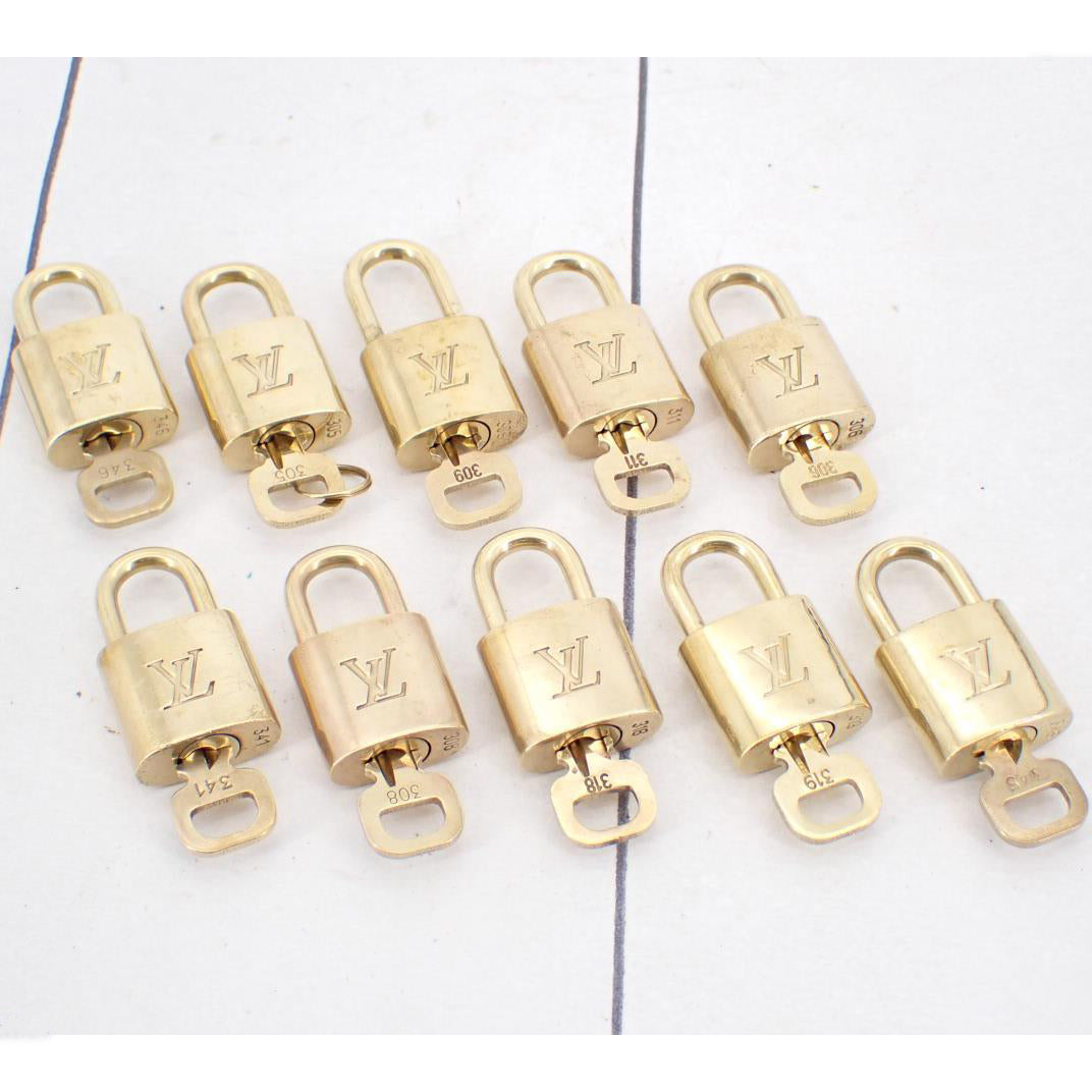 Set of 10 Lock and Keys