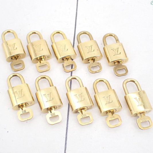 Set of 10 Lock and Keys