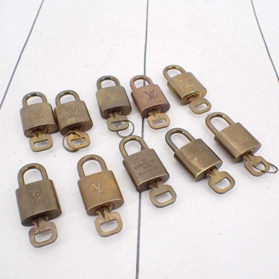 Set of 10 Lock and Keys