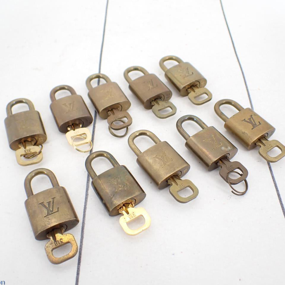 Set of 10 Lock and Keys