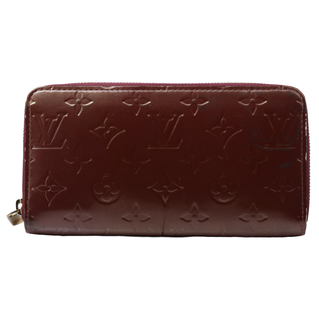 Vernis Amarante Zippy Wallet